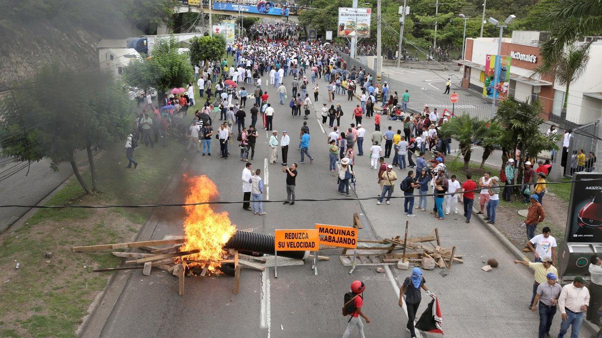 honduras protestas 2019-05-27t193743z 1055152543 rc1b11271000 rtrmadp 3 honduras-protests