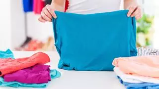 El secreto para acabar con las montañas de ropa limpia por doblar