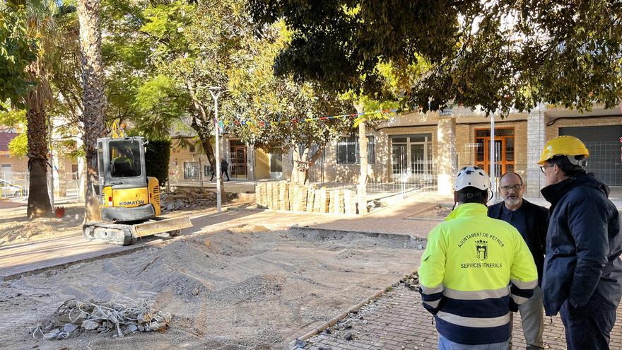 La reclamación vecinal se cumple: arranca la reforma de esta plaza en Petrer