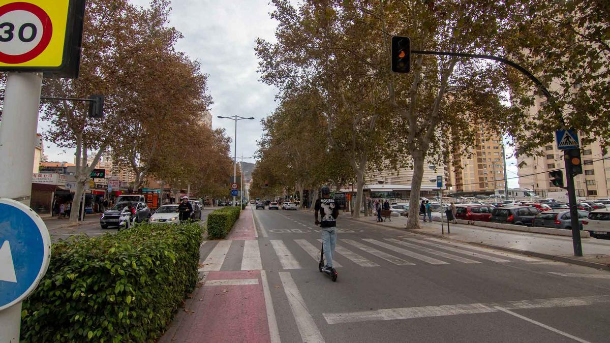 El tramo de la avenida del Mediterráneo de Benidorm pendiente de renovación.