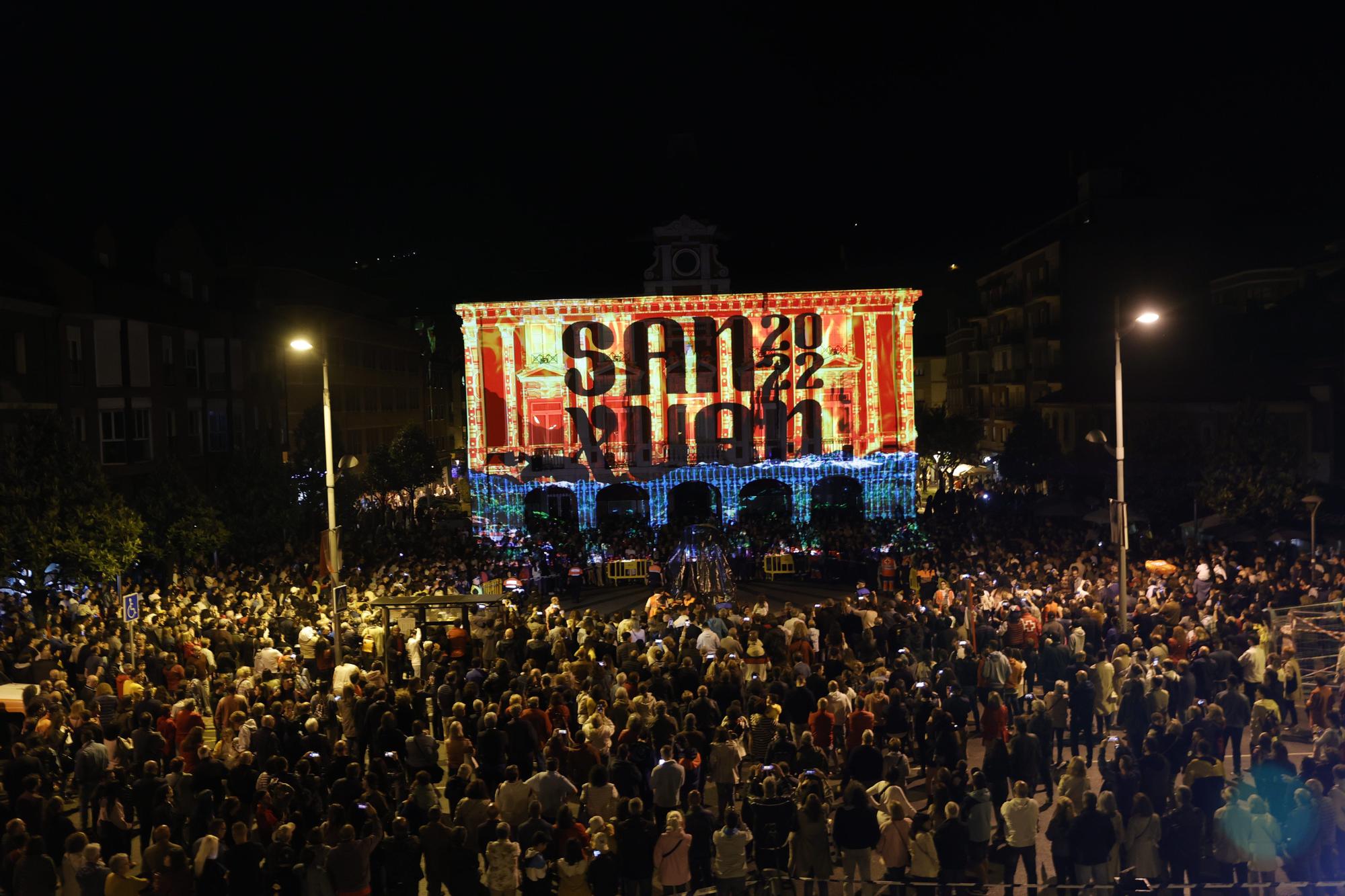 Las hogueras de San Xuan iluminan de nuevo la noche en toda Asturias