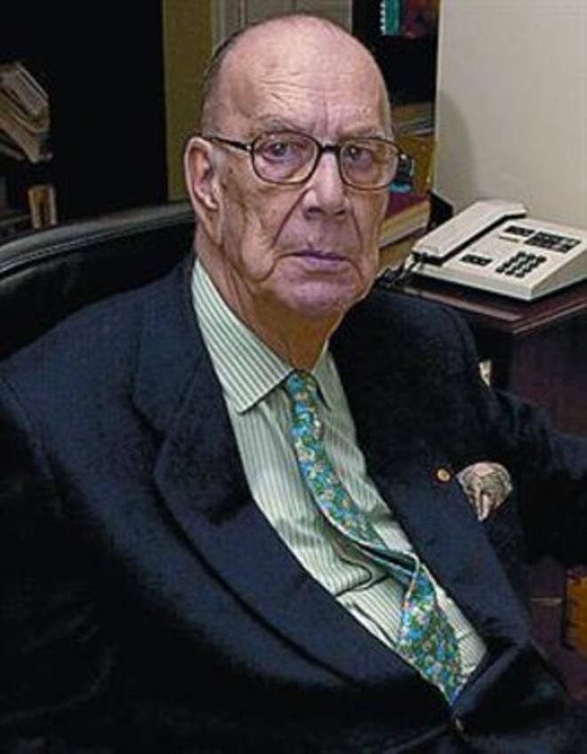 El escritor Camilo José Cela (1916-2002).