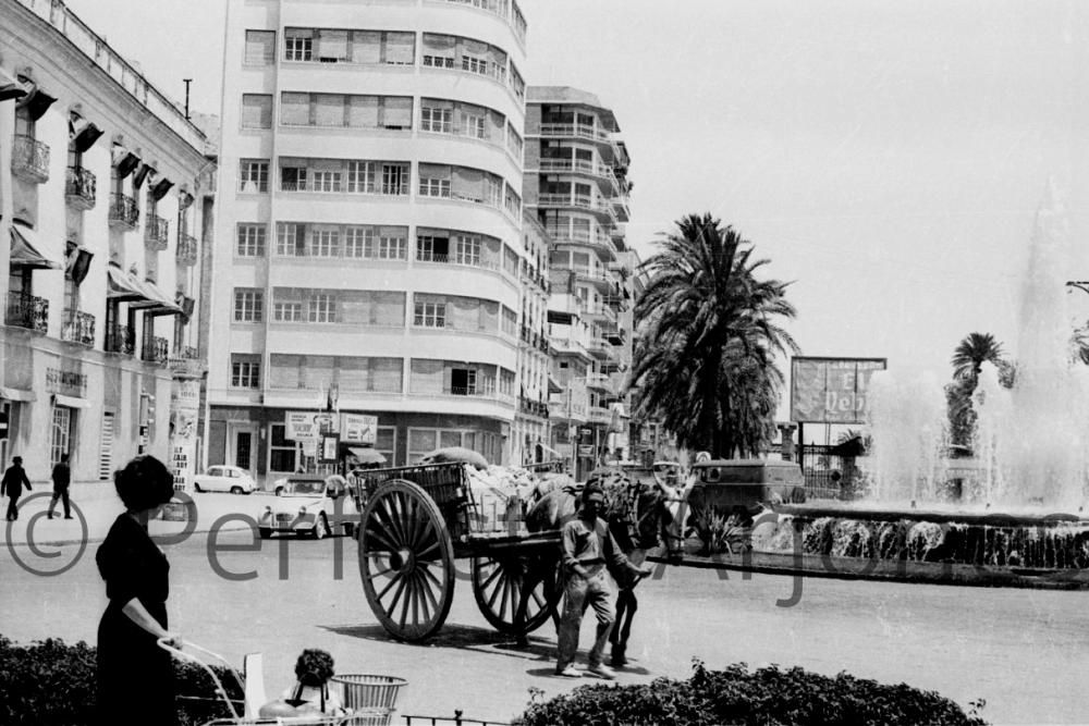 Así era el tráfico en la ciudad de Alicante en los años 60 y 70 en pleno verano