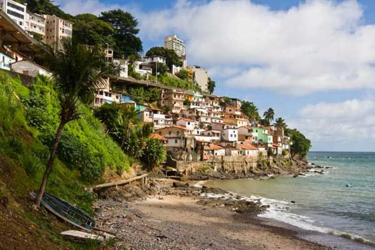 Pequeña favela de Salvador de Bahía llamada Gamboa de Baixo