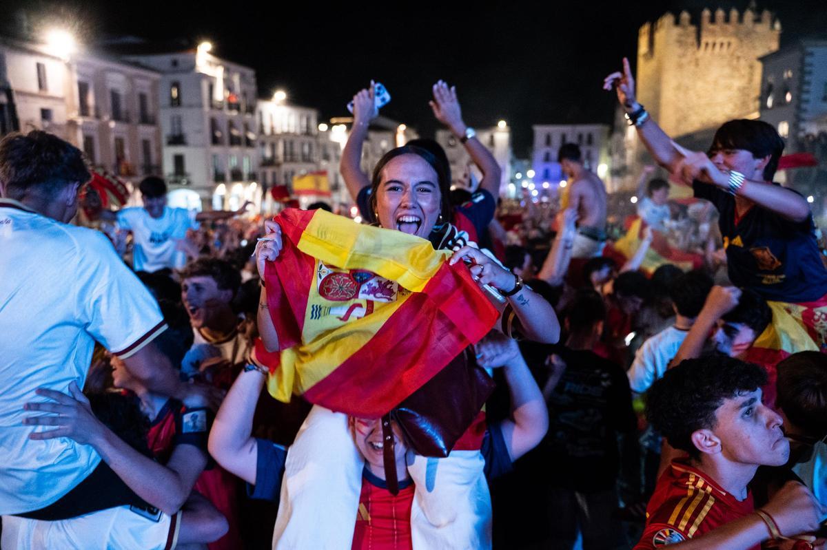 Las mejores imágenes de la celebración de la final del Mundial en Extremadura Las mejores imágenes de la celebración de la final del Mundial en Extremadura