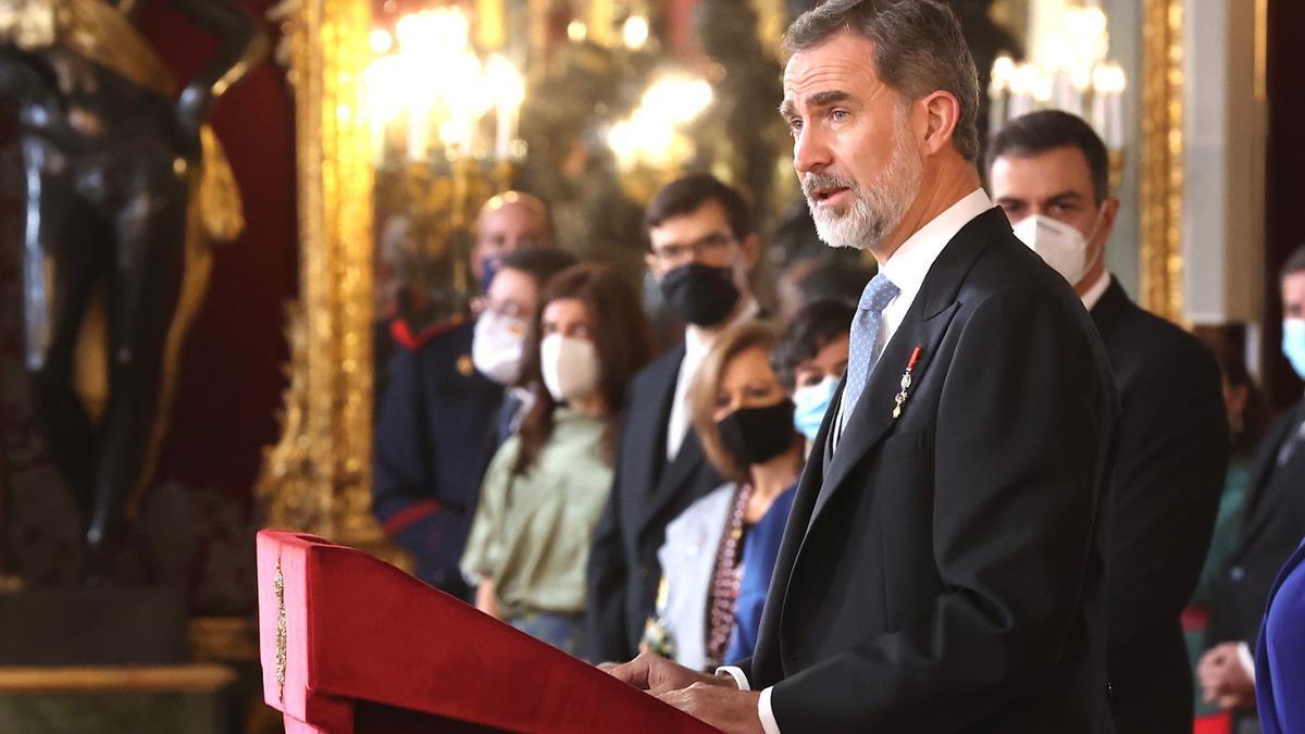 Archivo - El Rey Felipe interviene durante la tradicional recepción al cuerpo diplomático acreditado en España, en el Palacio Real, en Madrid (España), a 28 de enero de 2021