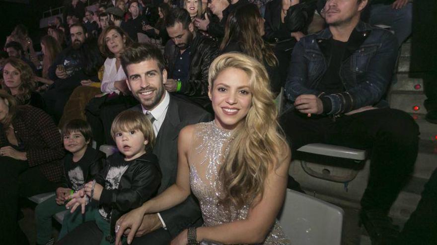 Shakira y Piqué brillan junto a sus hijos en los Premios 40 Principales