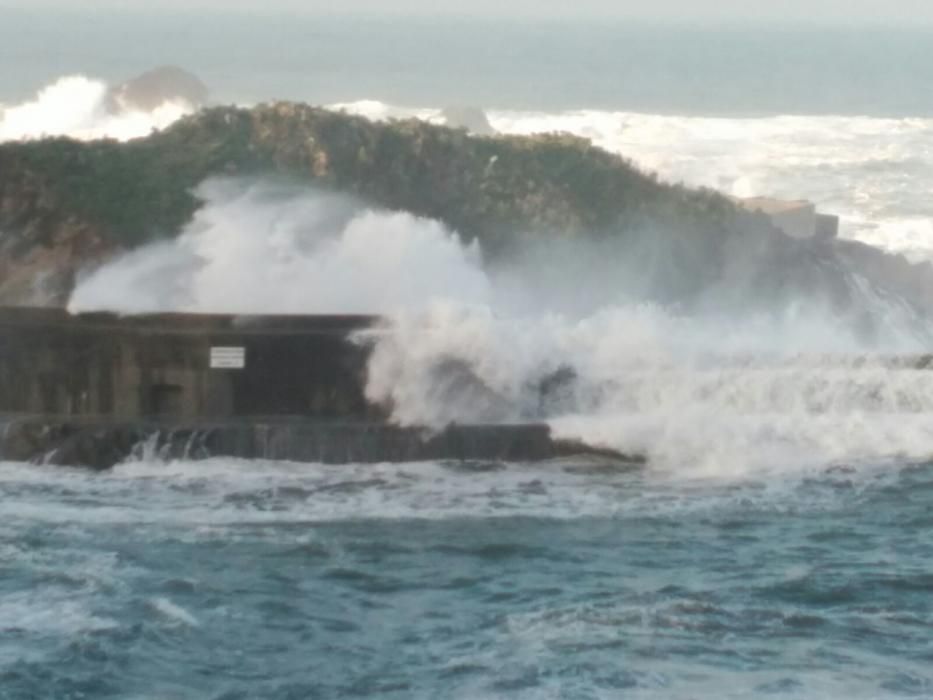 Oleaje en Cudillero