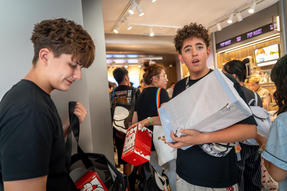 Colas masivas en Pop Mart por la llegada de Labubus a Barcelona