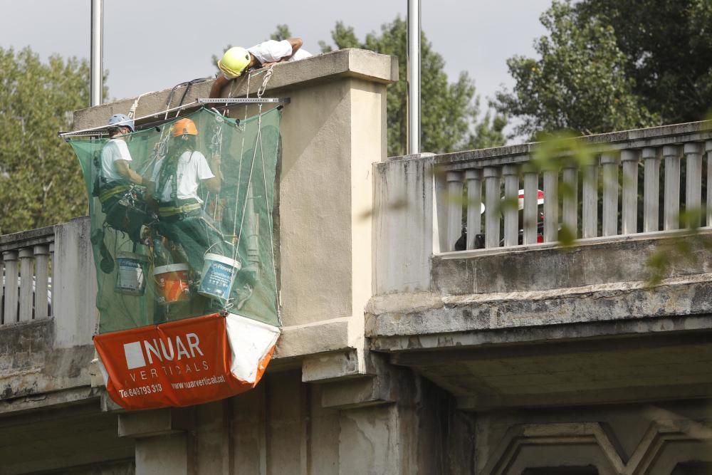 Retiren les àligues franquistes del pont de l'Aigua