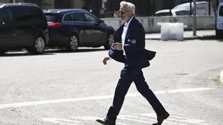 Imanol Arias se refugia en sus hijos Jon y Daniel tras su condena de cárcel