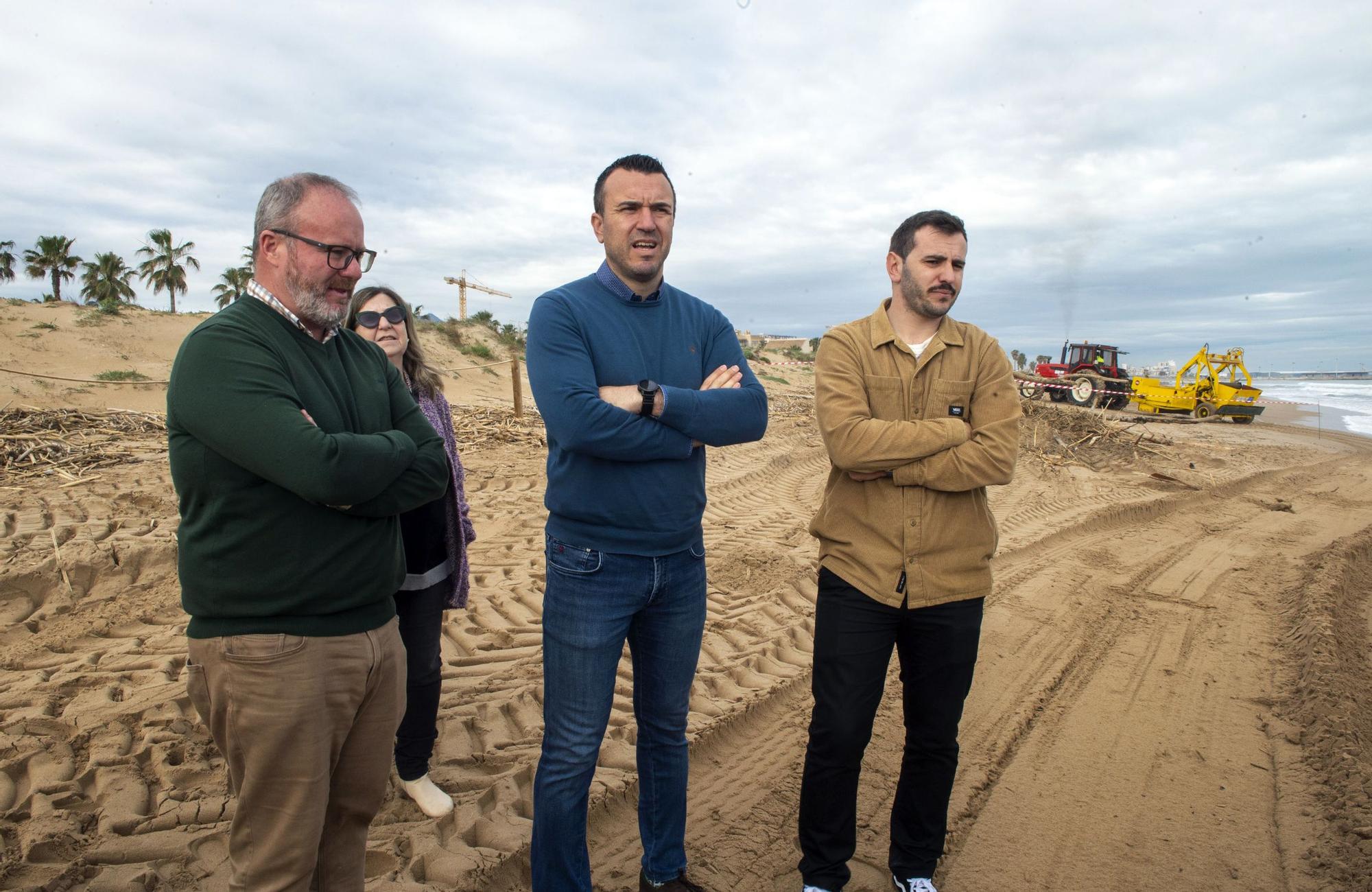 Comienza la limpieza de las playas de la Safor tras la dana