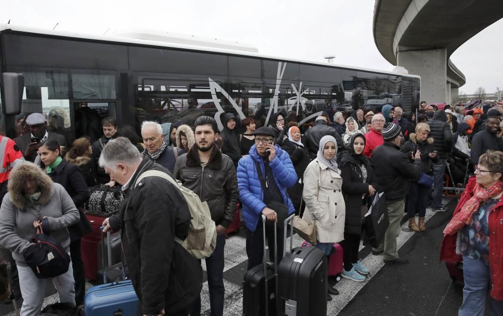 Operación policial en el aeropuerto parisino de Or