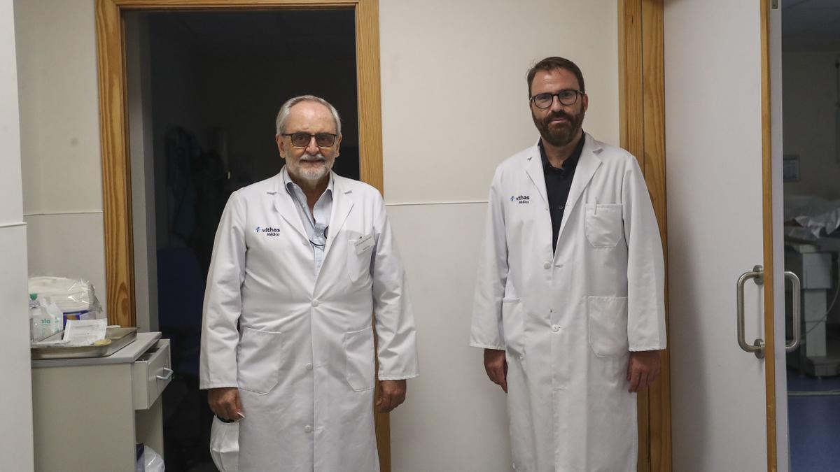 Los doctores Francisco Boronat Tormo y Alberto Budía Alba del Hospital Vithas Valencia Consuelo.