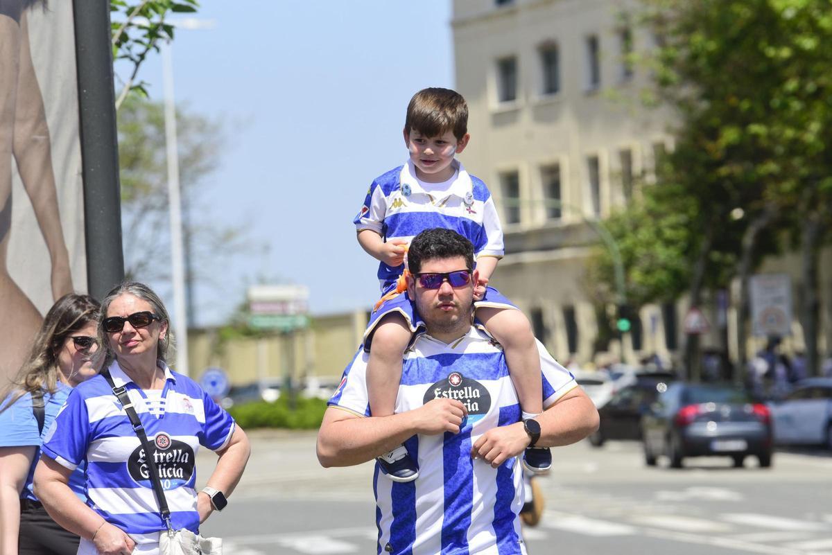 Especial ascenso a Primera del Deportivo: De padres a hijas, de madres a hijos