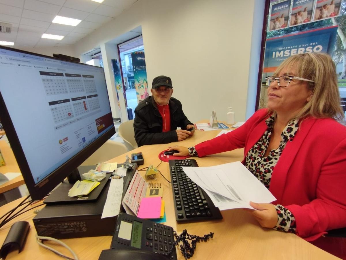 Fernando Casas y Lorena Suárez, en La Felguera.