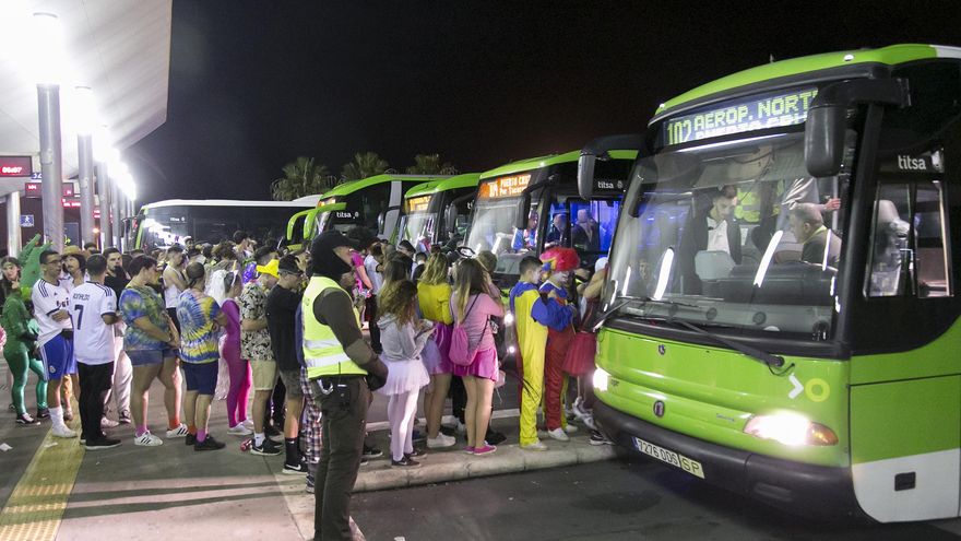 More than 250,000 people went by bus to the Carnival of Santa Cruz de Tenerife
