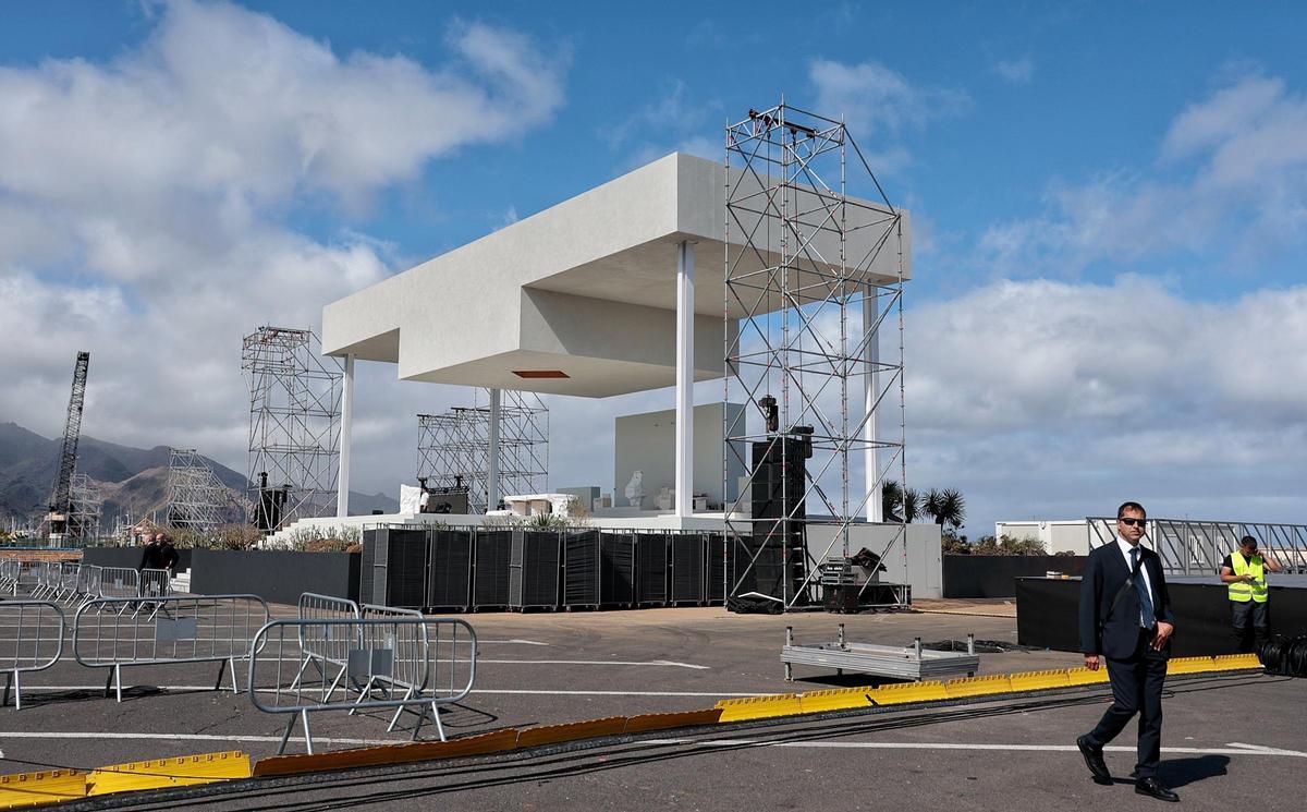 Inspección del recinto para la misa del papa León XIV en Tenerife