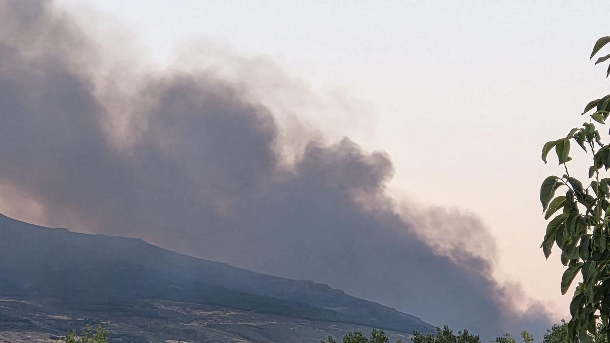 Vídeo | Así se veía el incendio de Tornavacas durante la noche