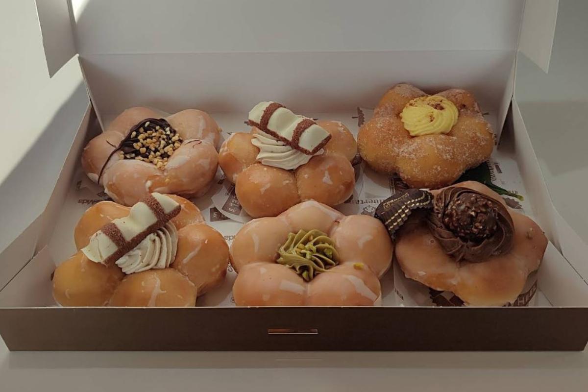 Los famosos wheel's, los donuts murcianos con forma de flor que se venderán en La Huertana.