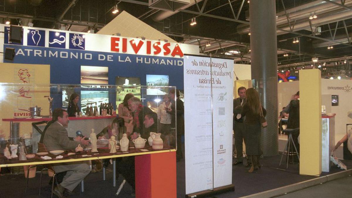 El estand del Ayuntamiento de Eivissa en Fitur, en 2002. | D. I.