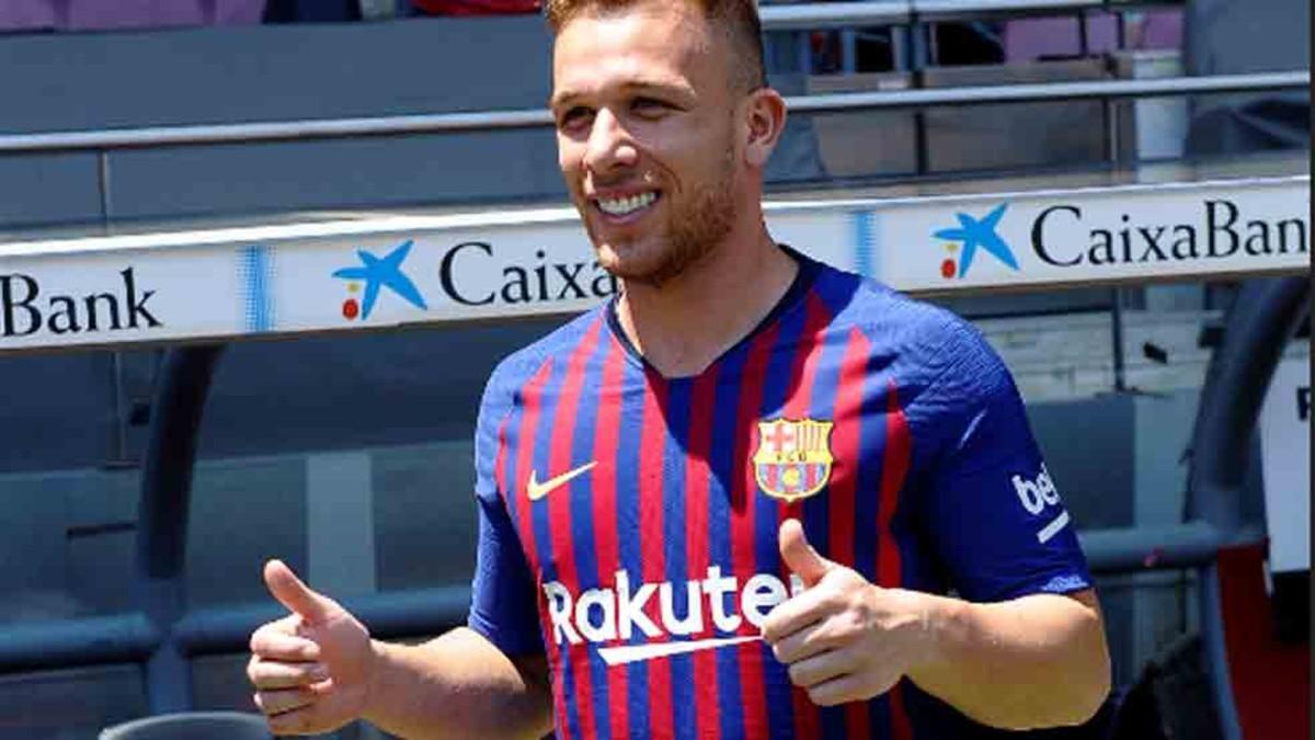 Arthur ha sido presentado como nuevo jugador del Barcelona