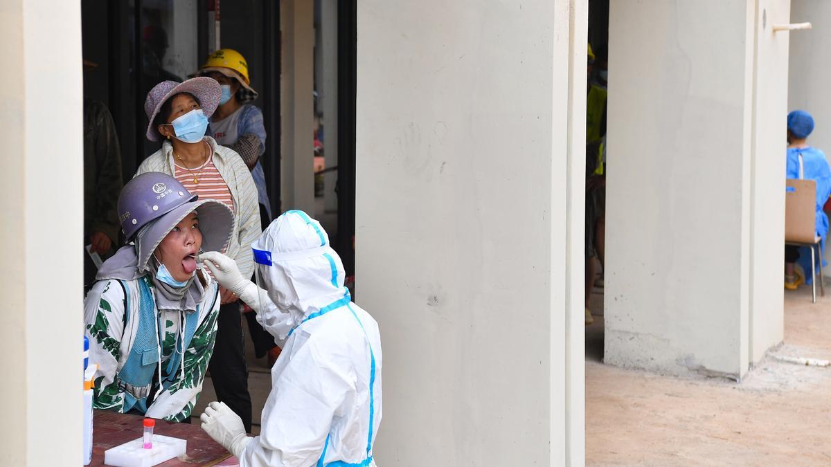 Pruebas de coronavirus en Haikou, en la provincia china de Hainan.