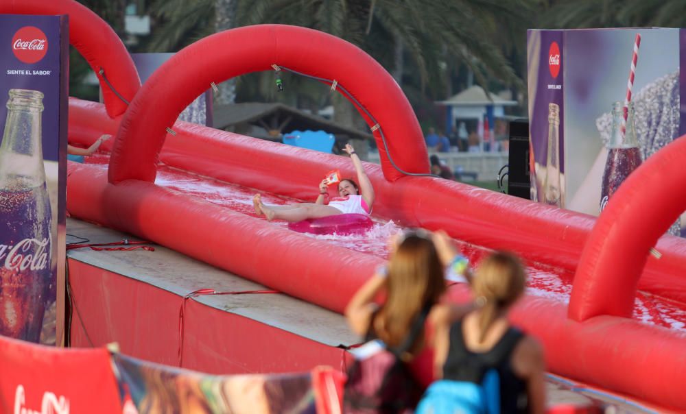 Coca cola celebra el fin del verano en La Malagueta