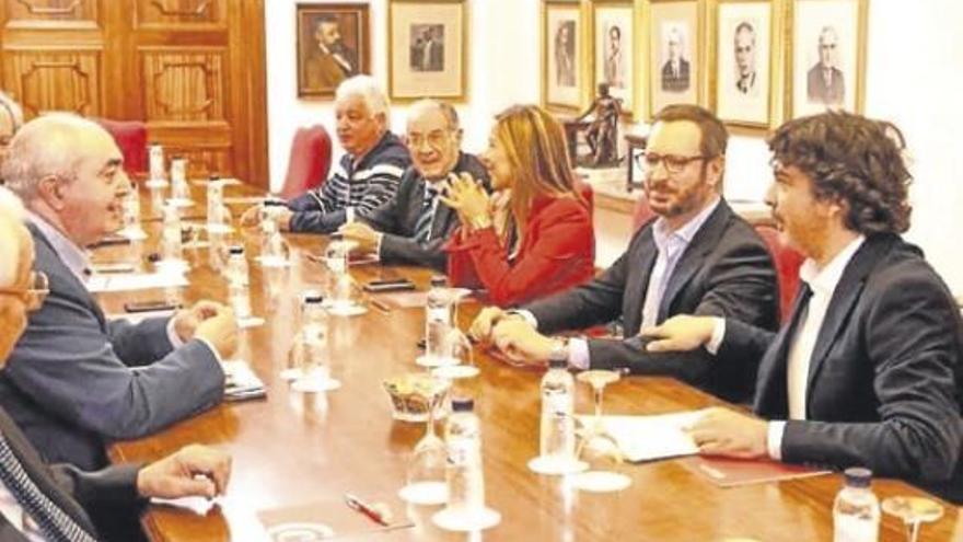 Los empresarios oscenses piden más infraestructuras a Maroto