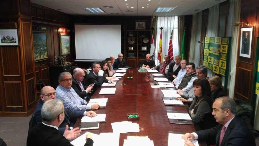 Reunión de Zamora 10 sobre la Escuela Nacional de Industrias Lácteas de Zamora.