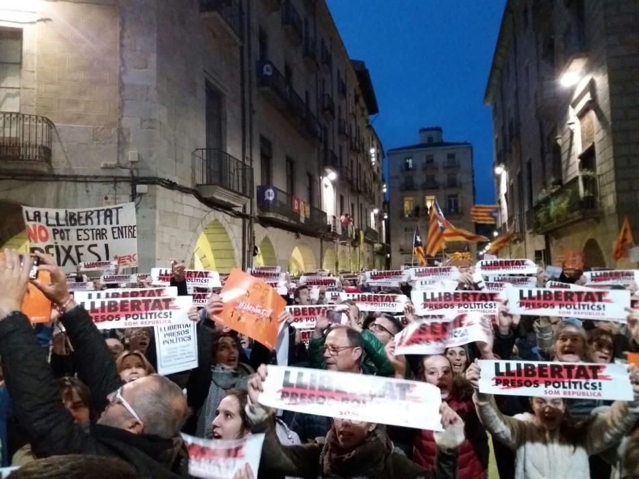 Concentració a la Plaça del Vi