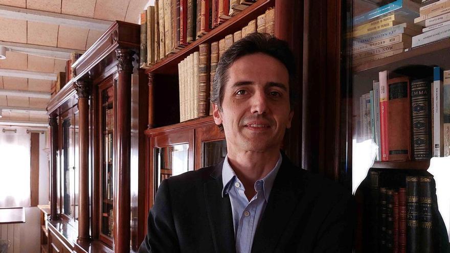 Ignasi Moreta, filólogo y editor: «Joan Alcover poetiza el dolor sin caer nunca en pornografía sentimental»