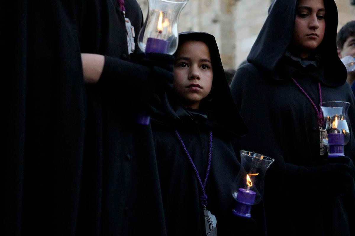 GALERÍA | Zamora acompaña a La Soledad en una de las noches más sobrecogedoras de la Semana Santa