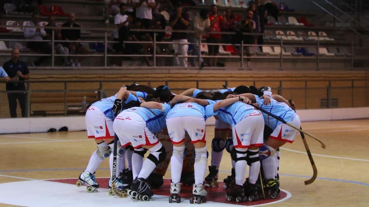 Corrillo del Traviesas en un partido anterior.