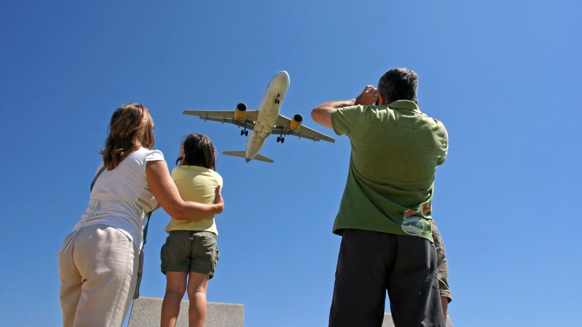 Mirador del aeropuerto donde observar los aviones que aterrizan