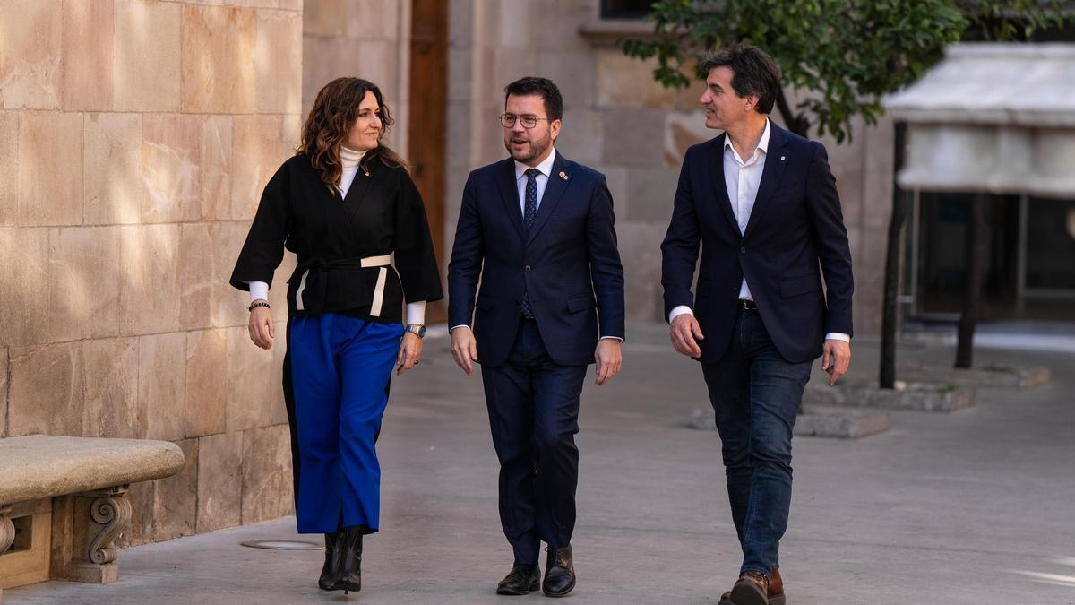 Laura Vilagrà, Pere Aragonès y Sergi Sabrià este martes en el Palau de la Generalitat.