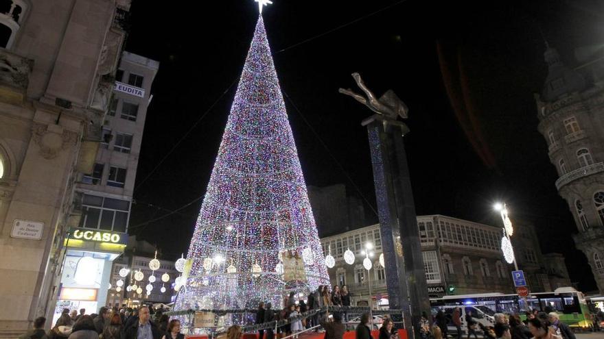 El árbol de Navidad de Vigo, uno de los reclamos de las fiestas. // R.G.