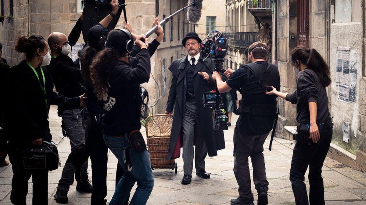 Aura Garrido y Jean Reno, unos Sherlock y Watson en la España de los años 40