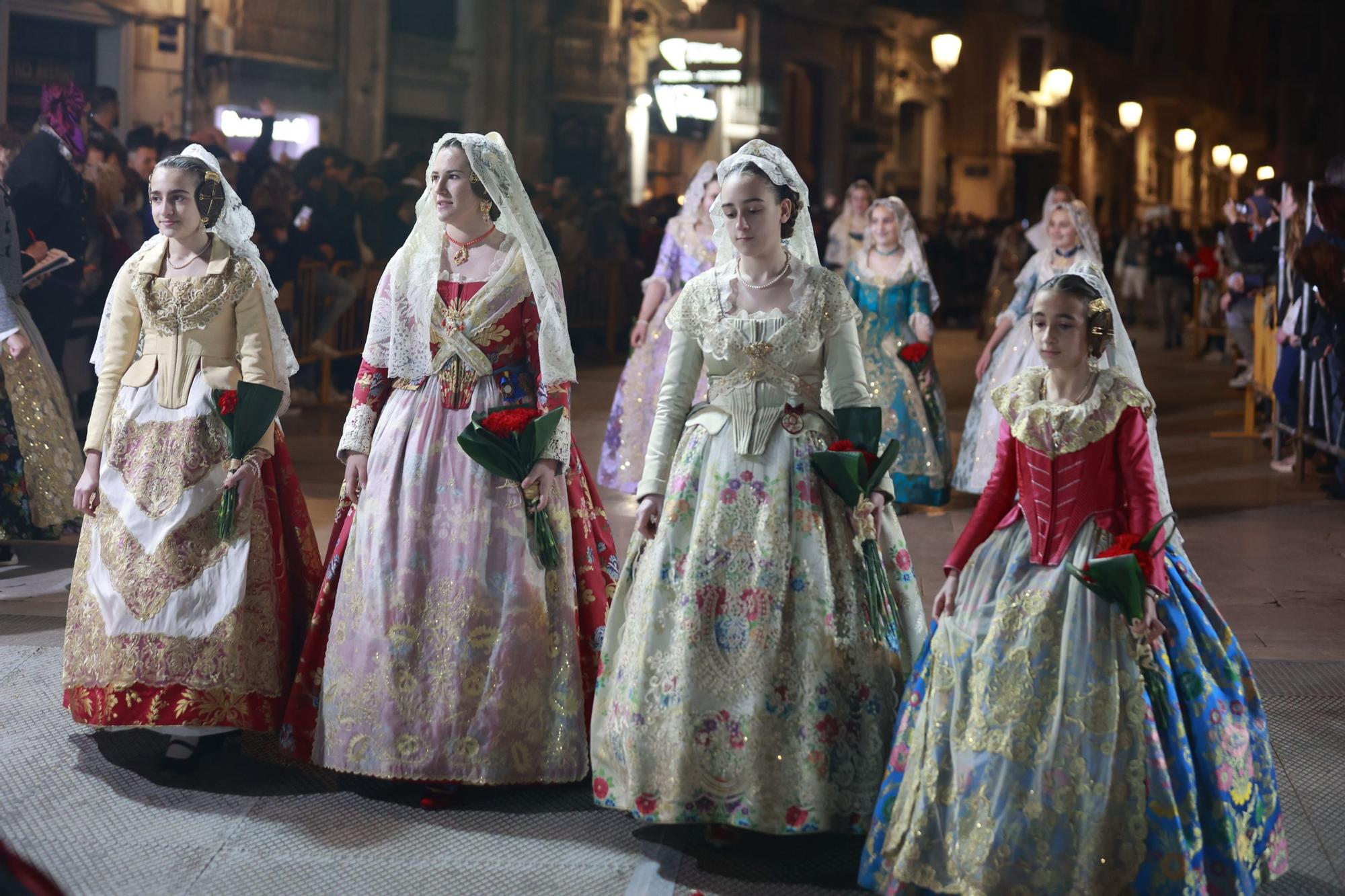 Búscate en el segundo día de ofrenda por la calle Quart (entre las 19:00 a las 20:00 horas)