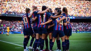 Las jugadoras del Barça durante un partido en el Camp Nou