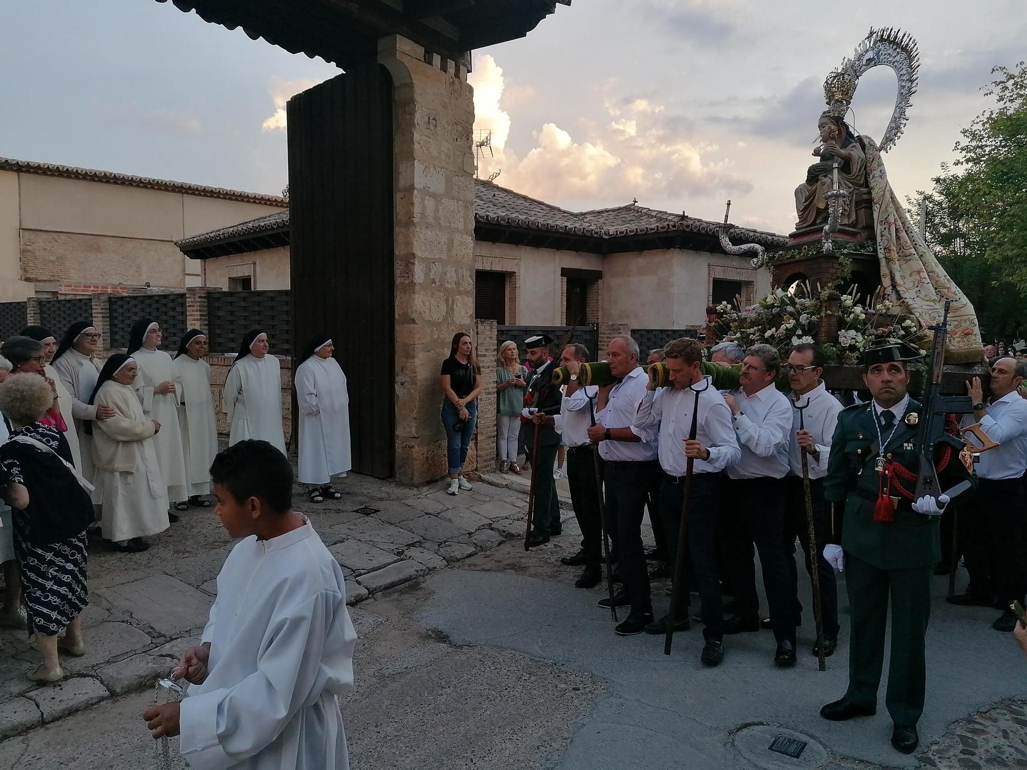 GALERÍA | Toro arropa a su patrona en una procesión histórica