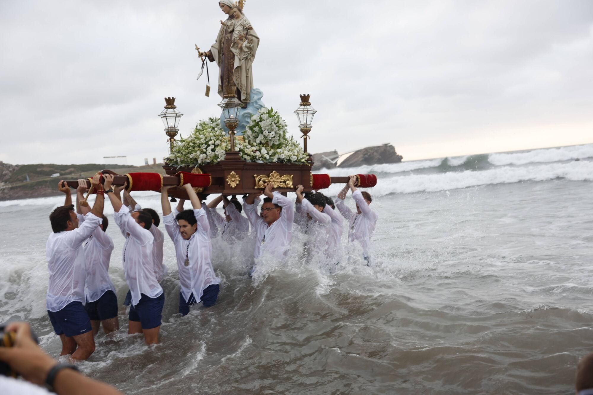 Procesión de la Virgen del Carmen de Salinas