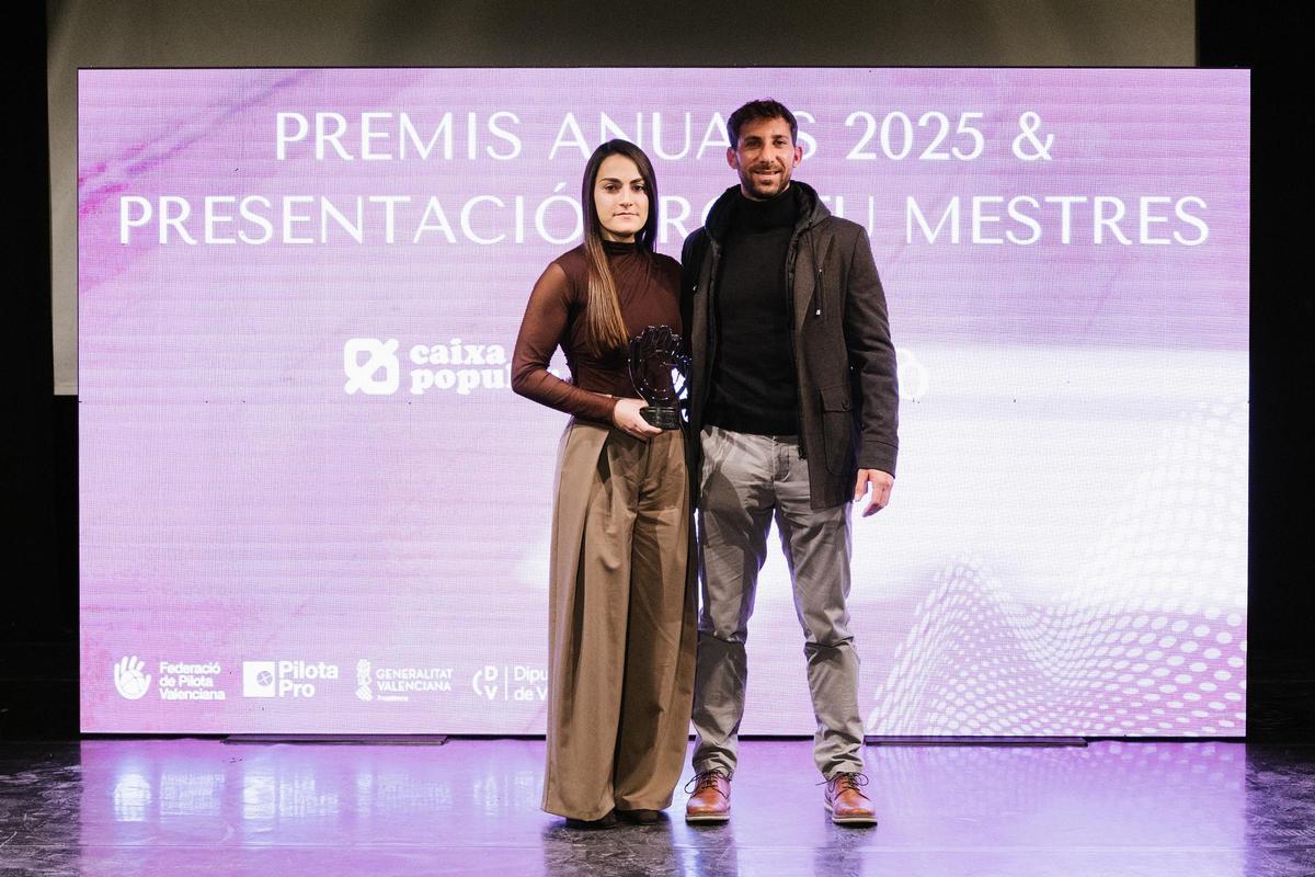 Natalia Argente va rebre la distinció com a jugadora revelació de raspall femení.