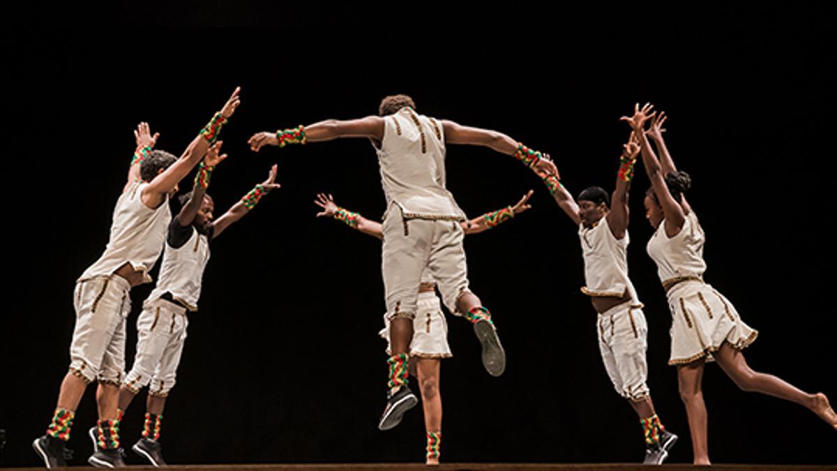 Espectáculo “Greed” de la compañía etíope Kiné Circus