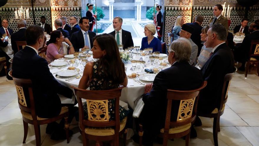 FOTOGALERÍA | Cena oficial de los Reyes en el Alcázar de Sevilla por la Cumbre de la ONU