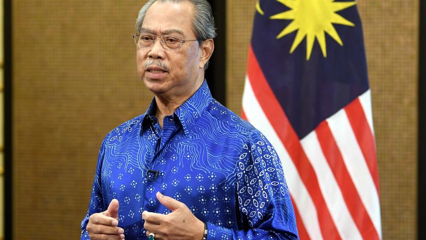Dimite el primer ministro de Malasia tras perder la mayoría