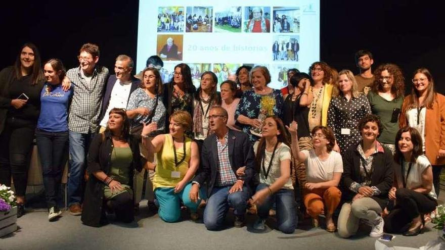 Foto de familia de los participantes en la jornada por los 20 años de la Fundación Erguete. // Lucía Caride