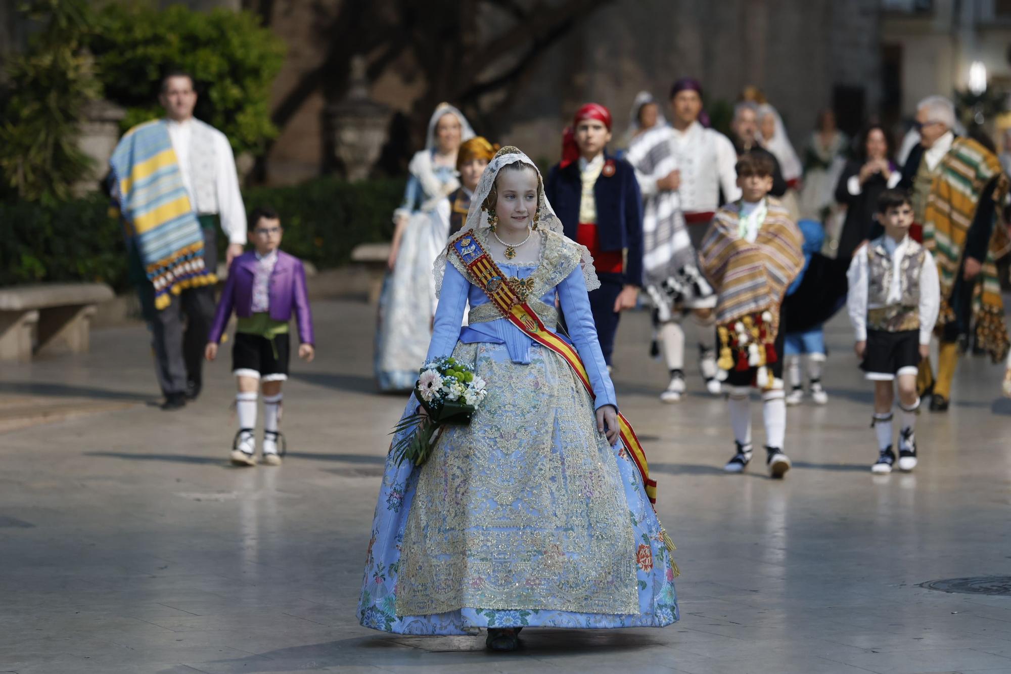 Ofrenda 2023 | Falleras Mayores e Infantiles de comisiones del 17 de Marzo (I)