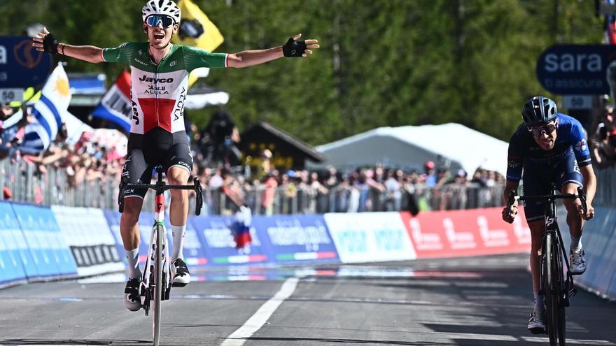 Giro de Italia: Geraint Thomas apaga las velas de su 37 cumpleaños más rosa que nunca
