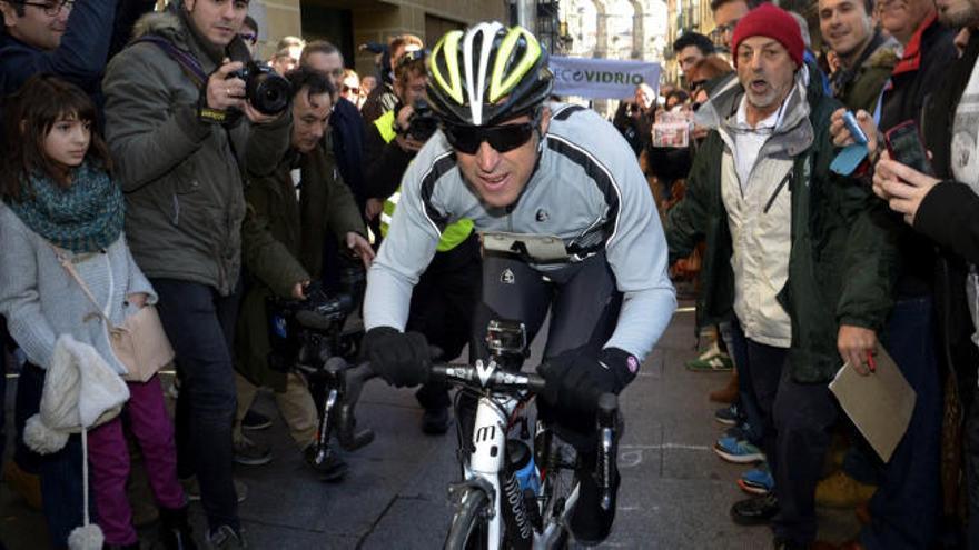 Pedro Delgado, atracción en la &#039;carrera del pavo&#039;